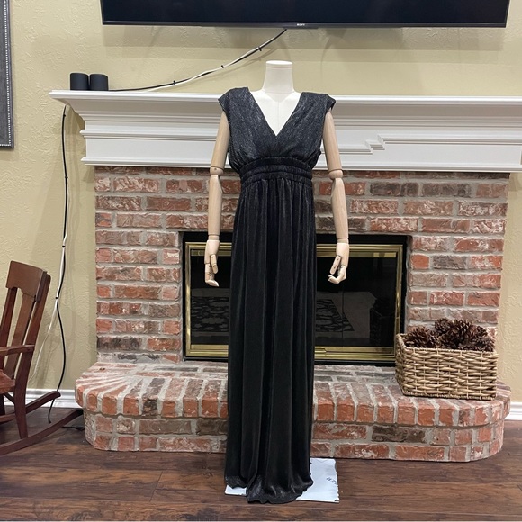 Romeo & Juliet Couture shimmering grey/silver evening gown / L / NWT - Picture 8 of 14